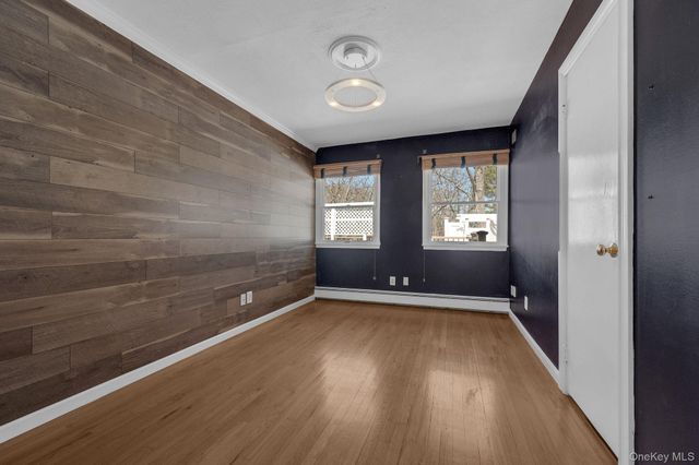 3 Glen Way, Cold Spring Harbor, NY 11724