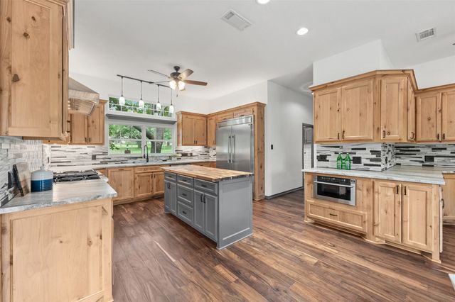 3091 Rockbridge Road, Mcgregor, TX 76657