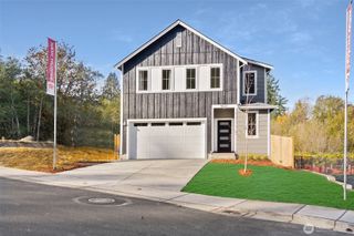 154 NE Shadowhawk Lane, Bremerton, WA 98311