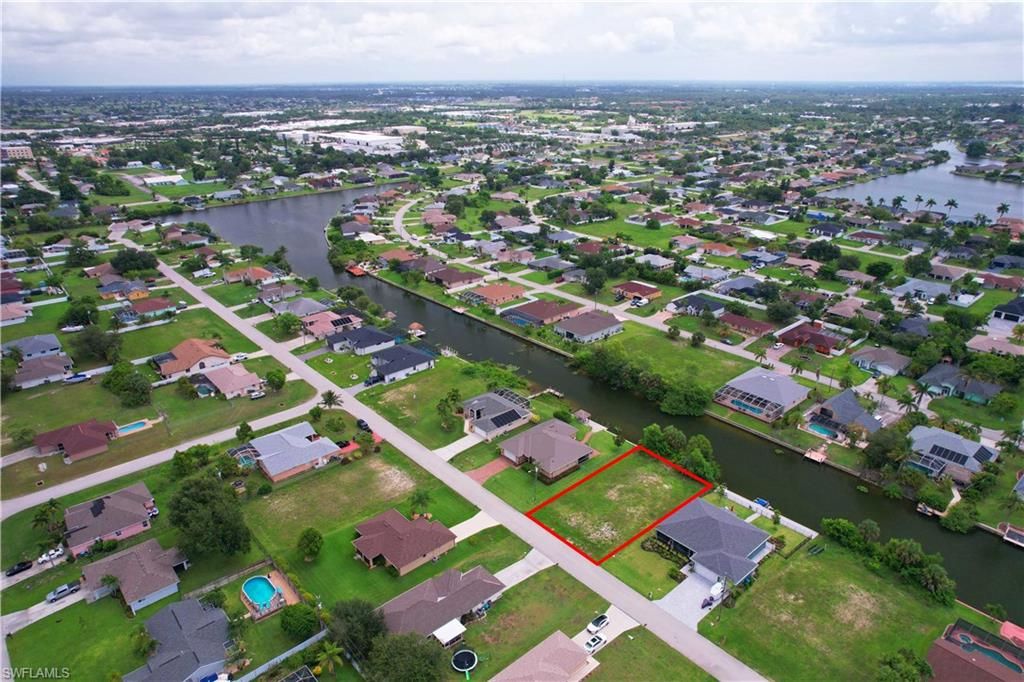 303 NE 17th PL, CAPE CORAL, FL 33909 — photo 2