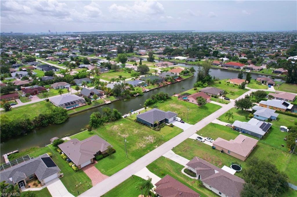 303 NE 17th PL, CAPE CORAL, FL 33909 — photo 4