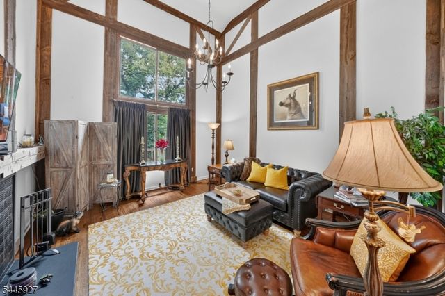 39 Hunters Circle, Tewksbury Twp., NJ 08833