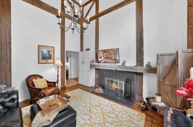 39 Hunters Circle, Tewksbury Twp., NJ 08833