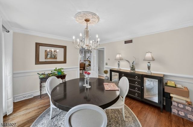 39 Hunters Circle, Tewksbury Twp., NJ 08833