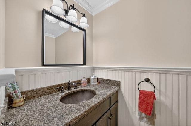 39 Hunters Circle, Tewksbury Twp., NJ 08833