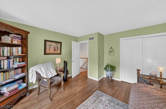 39 Hunters Circle, Tewksbury Twp., NJ 08833