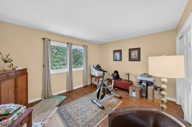 39 Hunters Circle, Tewksbury Twp., NJ 08833