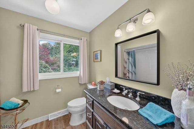39 Hunters Circle, Tewksbury Twp., NJ 08833