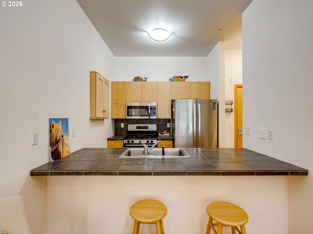 726 Nw 11TH Ave 104, Portland, OR 97209