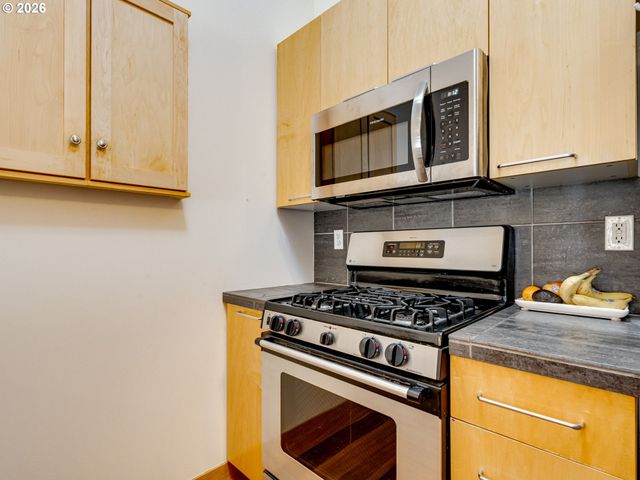 726 Nw 11TH Ave 104, Portland, OR 97209