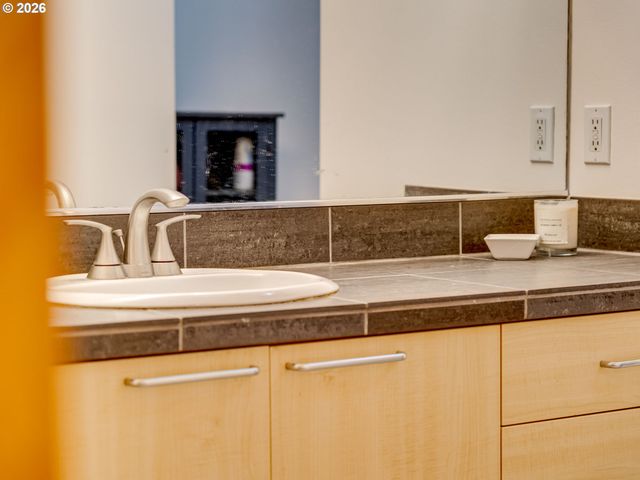 726 Nw 11TH Ave 104, Portland, OR 97209