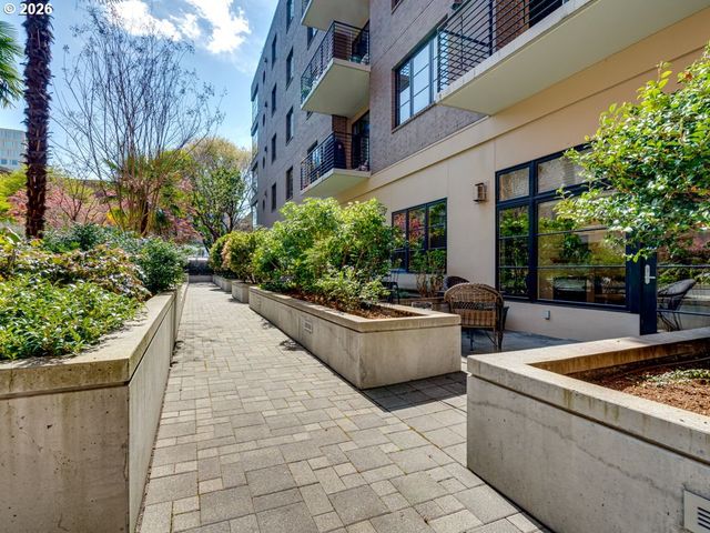 726 Nw 11TH Ave 104, Portland, OR 97209