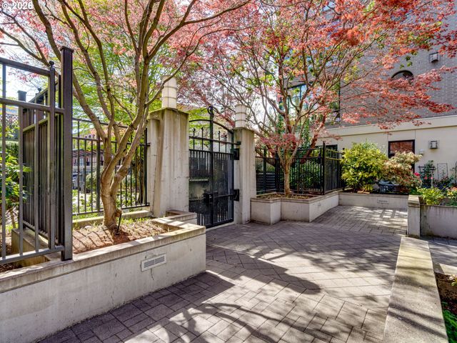 726 Nw 11TH Ave 104, Portland, OR 97209