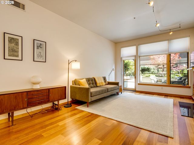 726 Nw 11TH Ave 104, Portland, OR 97209