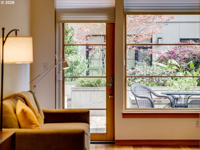 726 Nw 11TH Ave 104, Portland, OR 97209