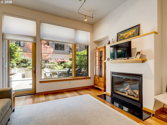726 Nw 11TH Ave 104, Portland, OR 97209
