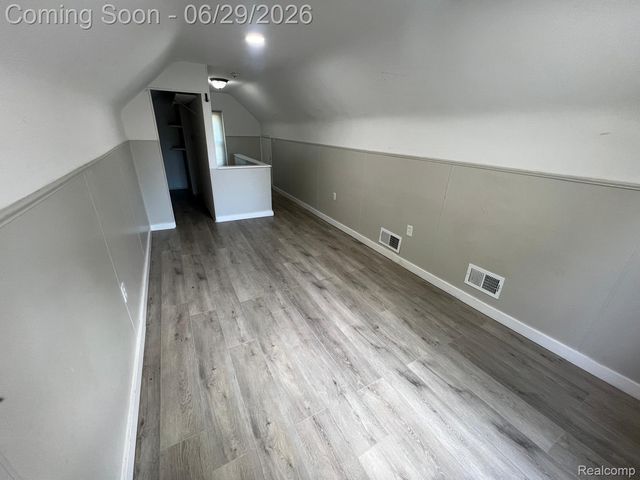 5694 Robindale Avenue, Dearborn Heights, MI 48127
