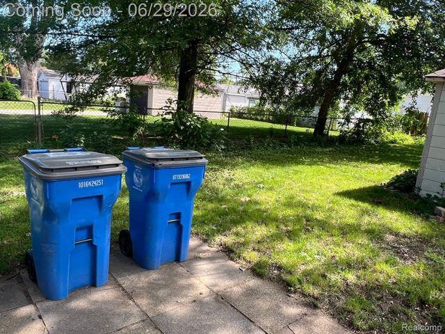 5694 Robindale Avenue, Dearborn Heights, MI 48127