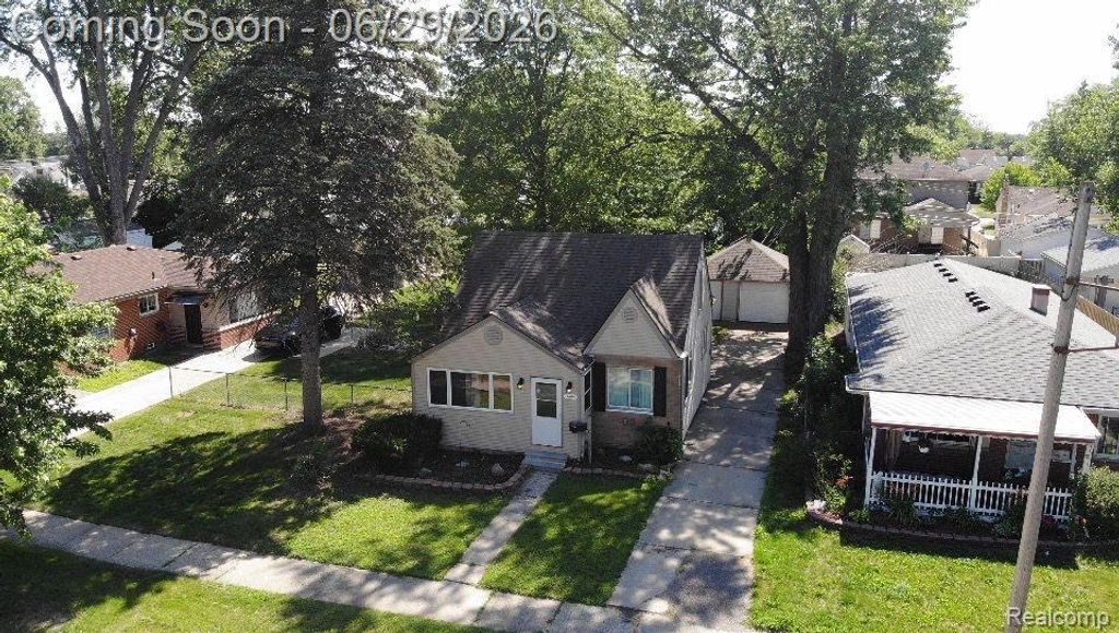 5694 Robindale Avenue, Dearborn Heights, MI 48127