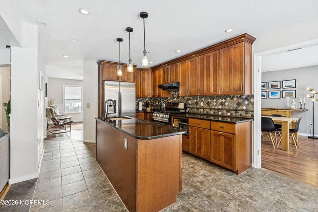 5 Ironwood Court, Jackson, NJ 08527