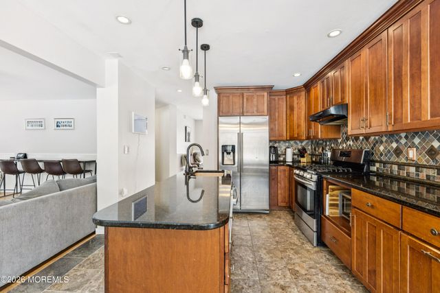 5 Ironwood Court, Jackson, NJ 08527