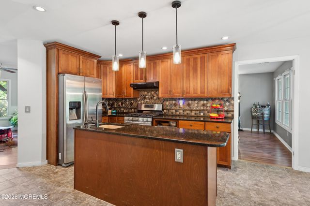 5 Ironwood Court, Jackson, NJ 08527