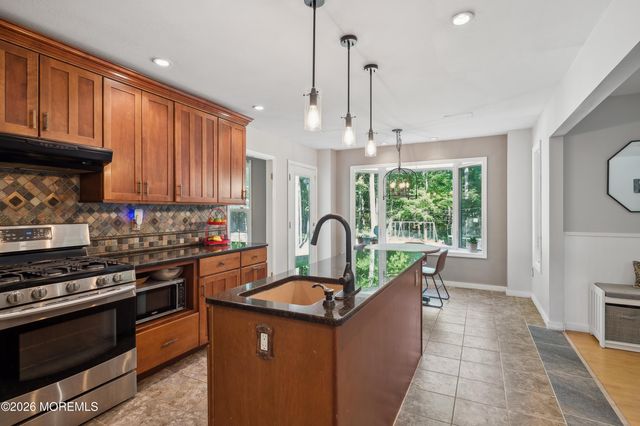 5 Ironwood Court, Jackson, NJ 08527