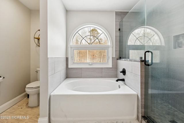 5 Ironwood Court, Jackson, NJ 08527