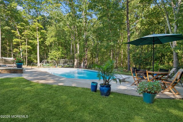 5 Ironwood Court, Jackson, NJ 08527