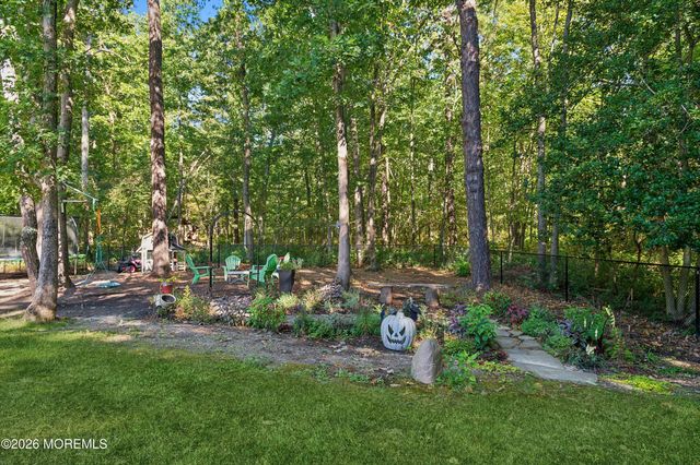 5 Ironwood Court, Jackson, NJ 08527