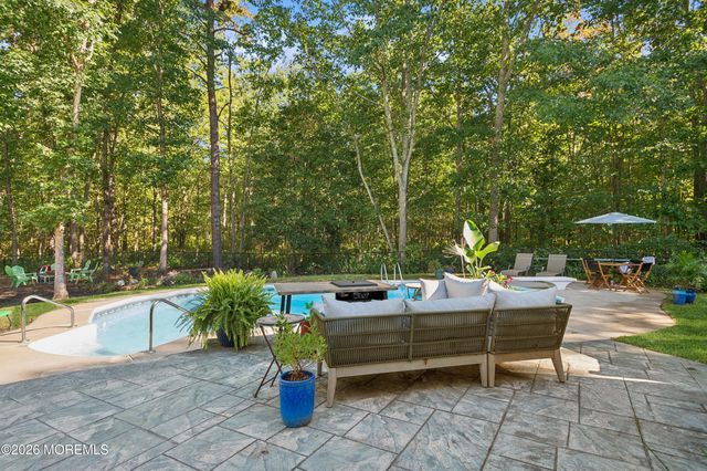 5 Ironwood Court, Jackson, NJ 08527