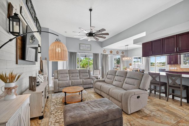 8142 Jolly Harbour Court, Wellington, FL 33414