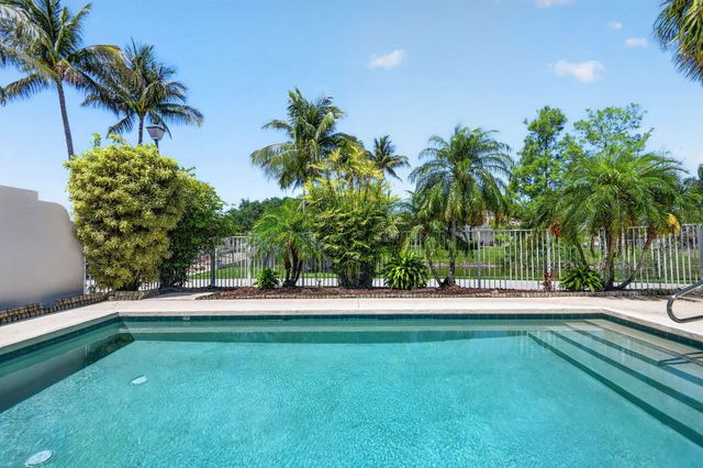 8142 Jolly Harbour Court, Wellington, FL 33414