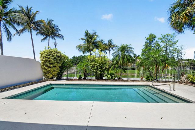 8142 Jolly Harbour Court, Wellington, FL 33414