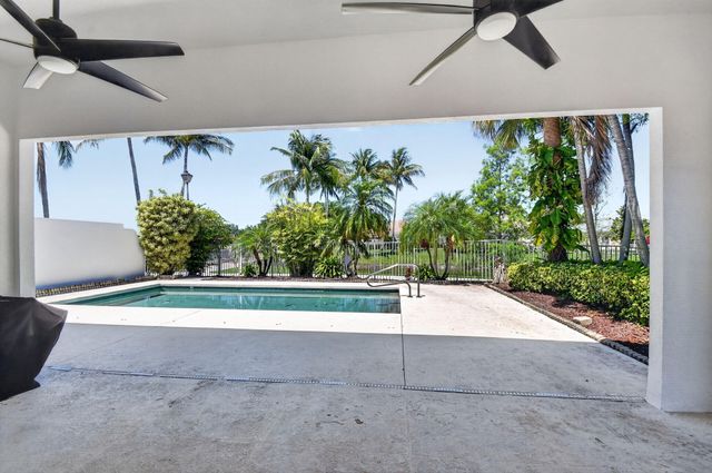 8142 Jolly Harbour Court, Wellington, FL 33414