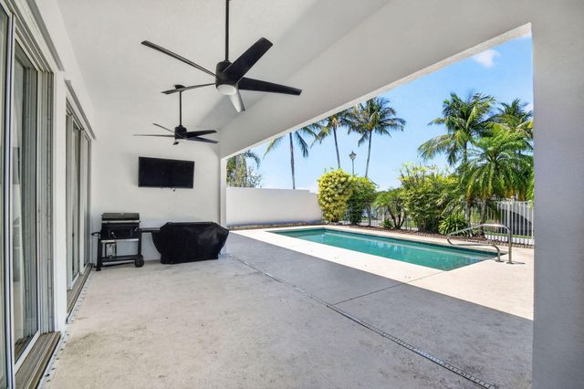 8142 Jolly Harbour Court, Wellington, FL 33414