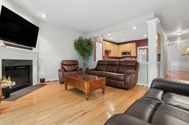 126 Clubhouse Lane 126, Northbridge, MA 01534