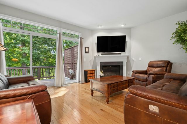126 Clubhouse Lane 126, Northbridge, MA 01534