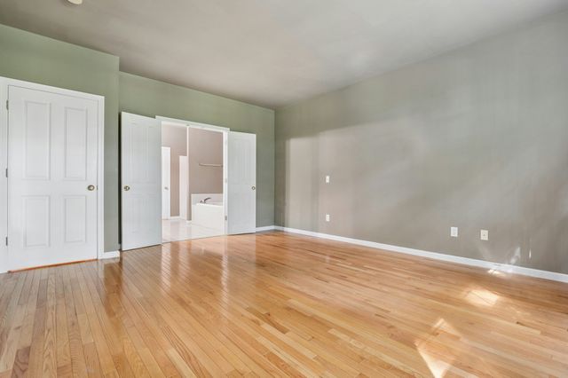 126 Clubhouse Lane 126, Northbridge, MA 01534