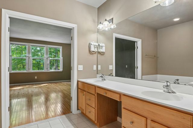 126 Clubhouse Lane 126, Northbridge, MA 01534
