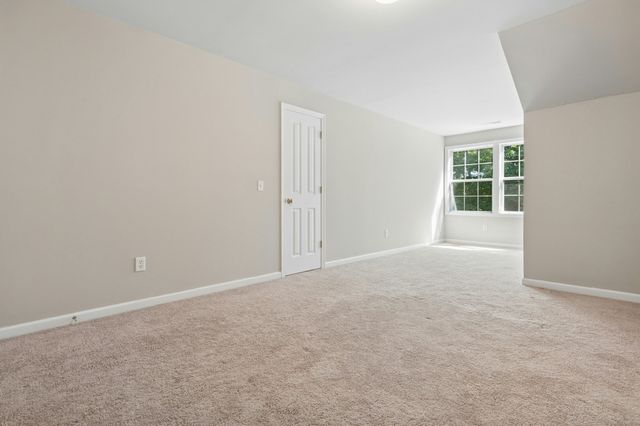 126 Clubhouse Lane 126, Northbridge, MA 01534