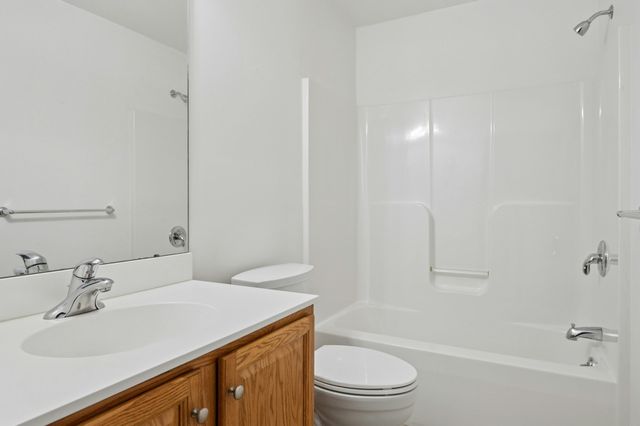 126 Clubhouse Lane 126, Northbridge, MA 01534