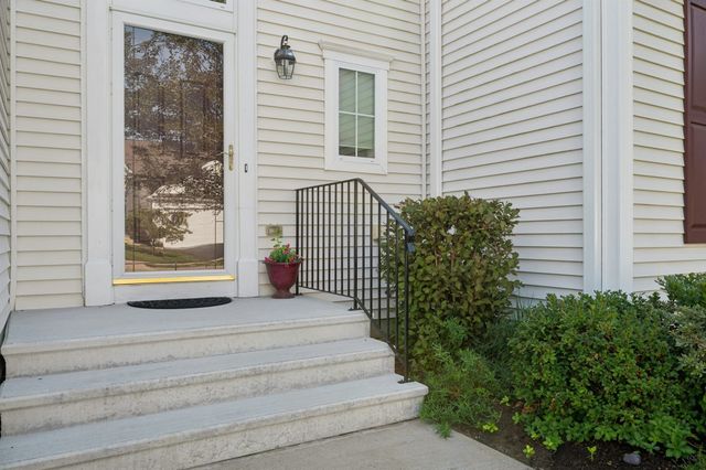 126 Clubhouse Lane 126, Northbridge, MA 01534