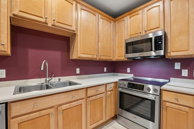 126 Clubhouse Lane 126, Northbridge, MA 01534