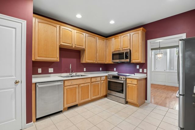 126 Clubhouse Lane 126, Northbridge, MA 01534