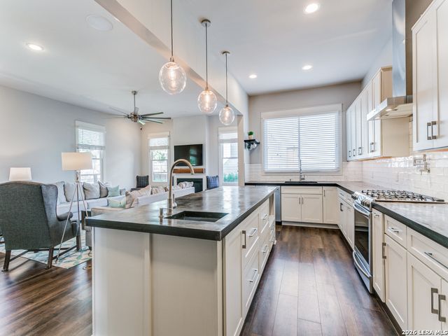 1103 N Pine St, San Antonio, TX 78202