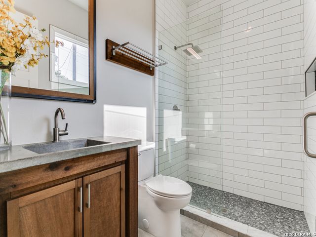 1103 N Pine St, San Antonio, TX 78202