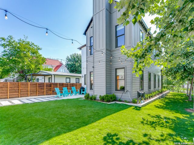 1103 N Pine St, San Antonio, TX 78202