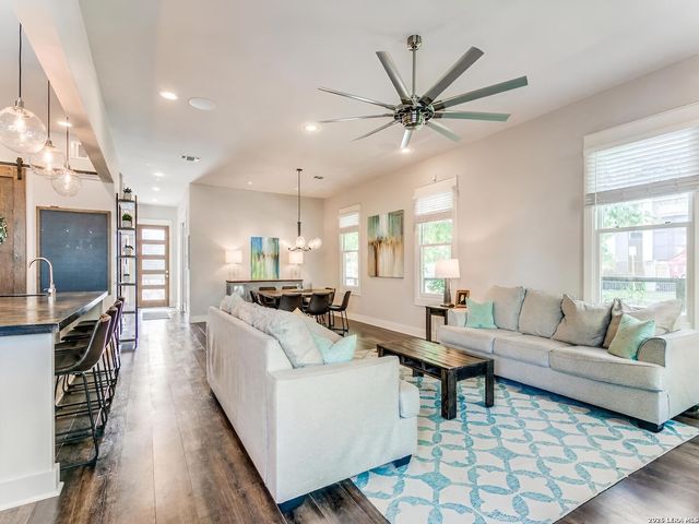 1103 N Pine St, San Antonio, TX 78202