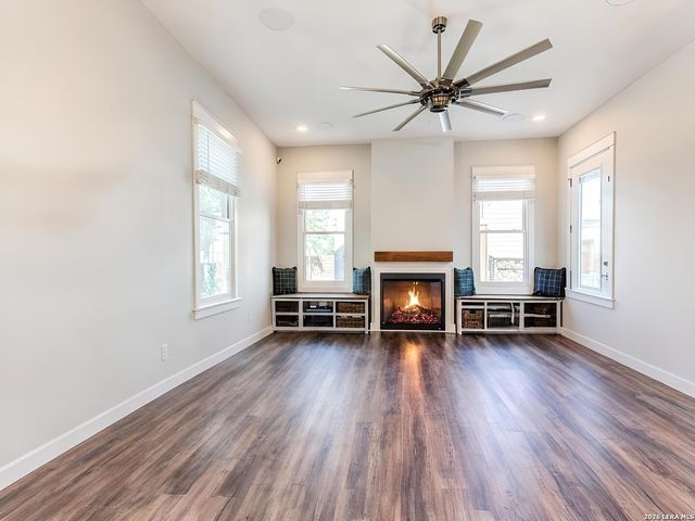 1103 N Pine St, San Antonio, TX 78202